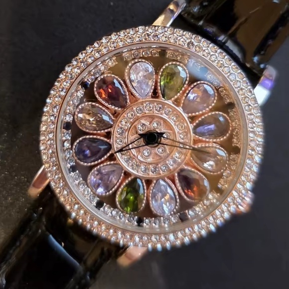 Luxury Rotating Petal Flower Dial Diamond Crystal Watch main image 13